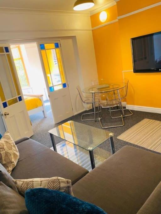 فيلا Goldcroft Abertillery المظهر الخارجي الصورة